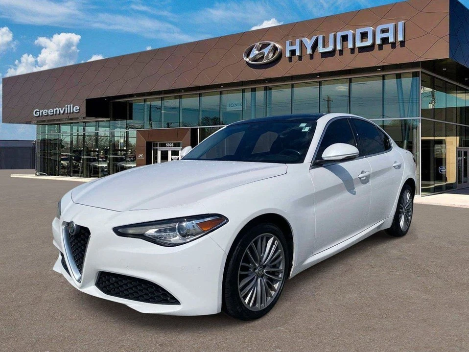 2017 Alfa Romeo Giulia - Image 3 of 10
