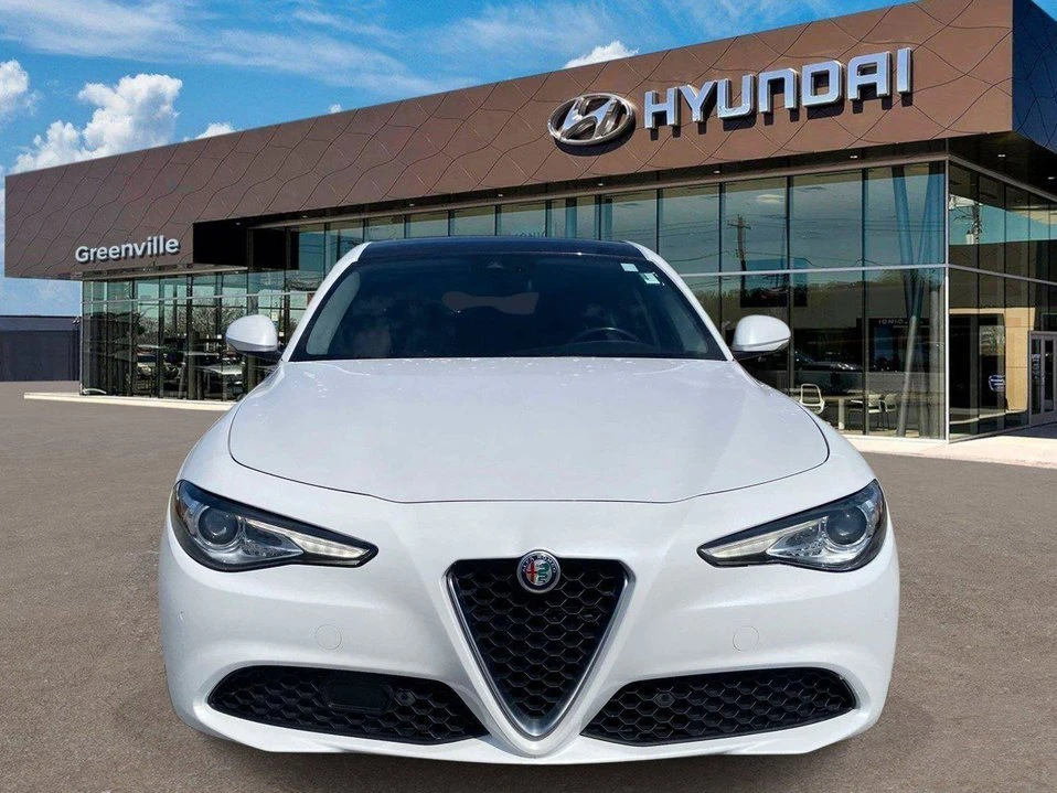 2017 Alfa Romeo Giulia - Image 2 of 10