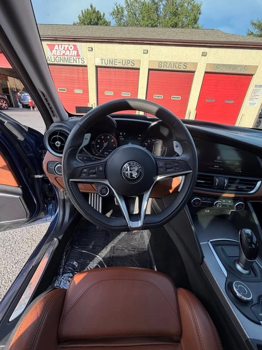 2017 Alfa Romeo Giulia - Image 9 of 20