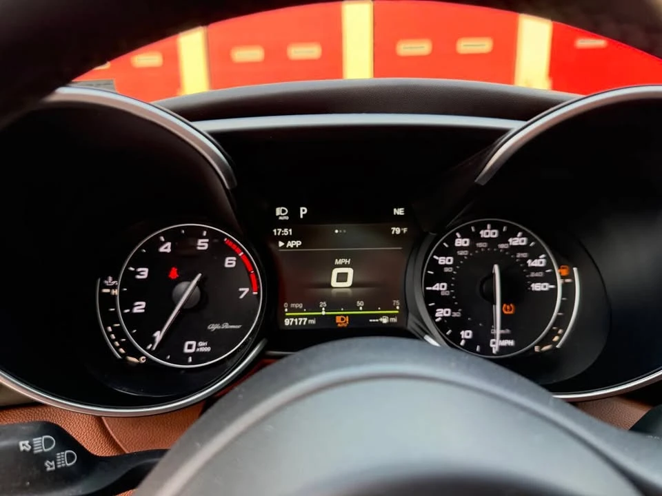 2017 Alfa Romeo Giulia - Image 10 of 20