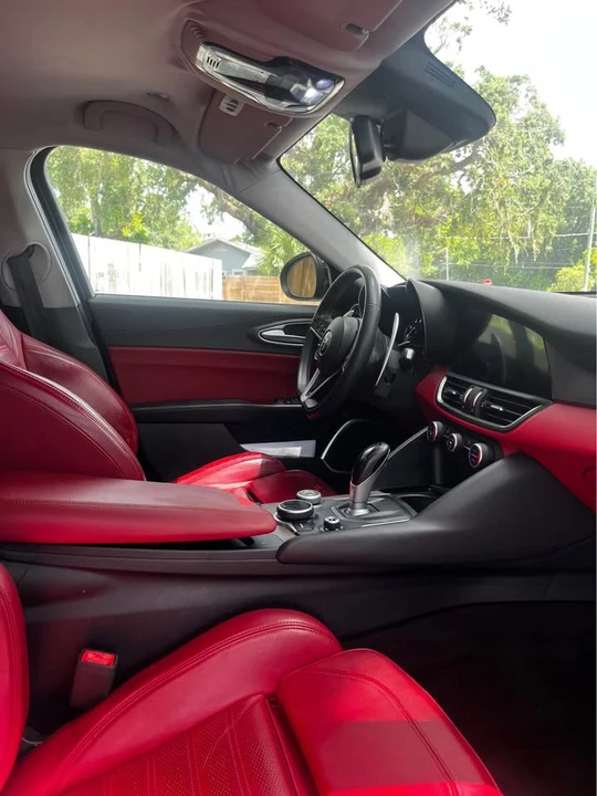 2017 Alfa Romeo Giulia - Image 6 of 9
