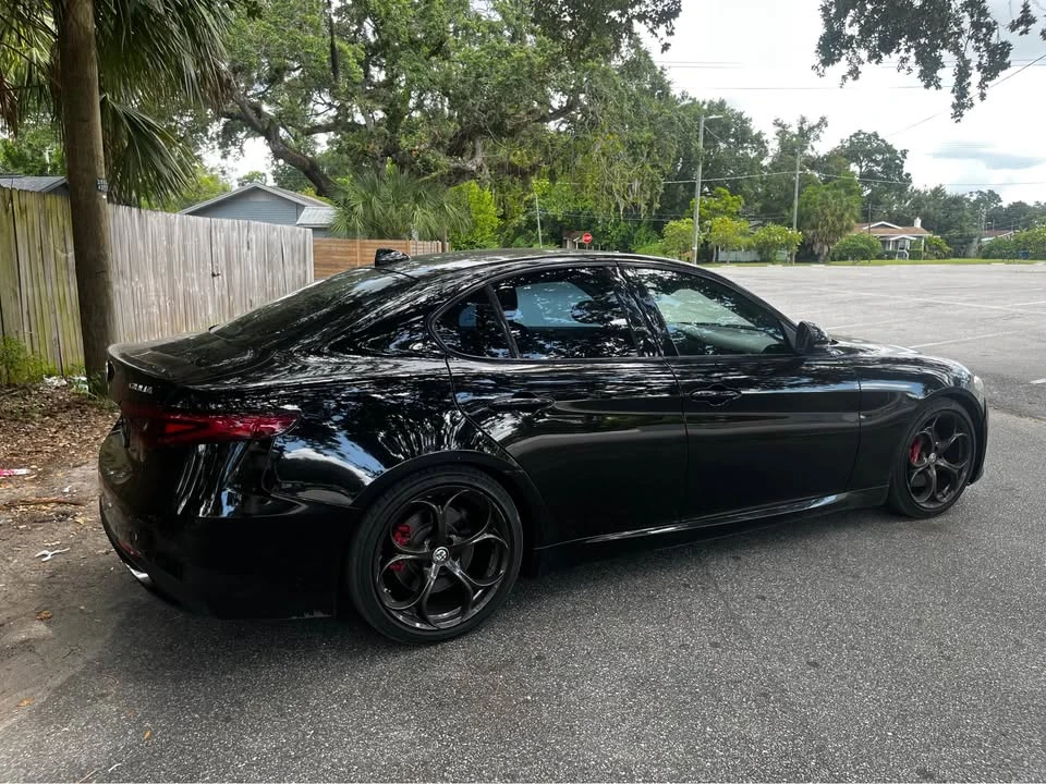 2017 Alfa Romeo Giulia - Image 4 of 9
