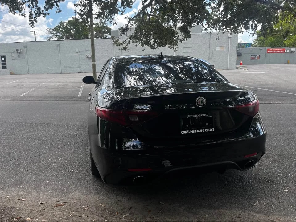 2017 Alfa Romeo Giulia - Image 5 of 9
