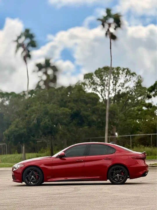 2017 Alfa Romeo Giulia - Image 8 of 12