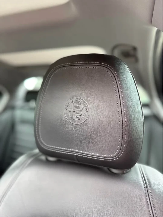 2017 Alfa Romeo Giulia - Image 11 of 12