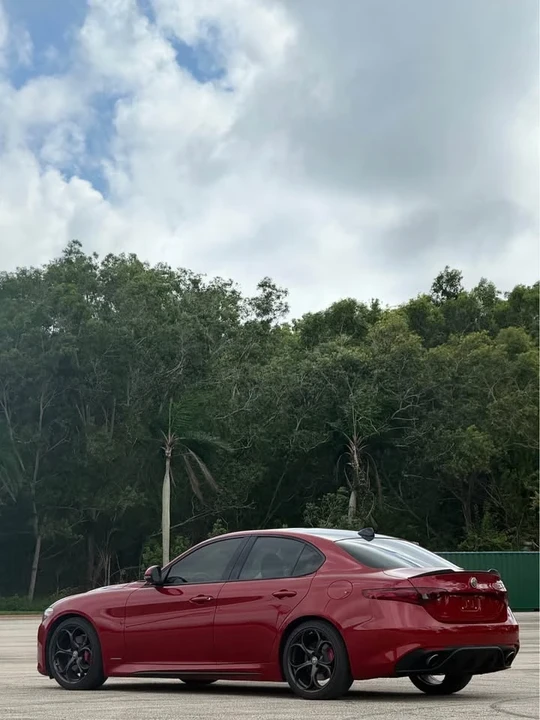 2017 Alfa Romeo Giulia - Image 7 of 12