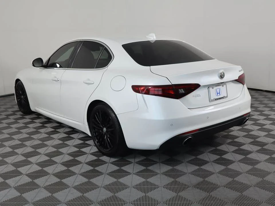 2017 Alfa Romeo Giulia - Image 6 of 20