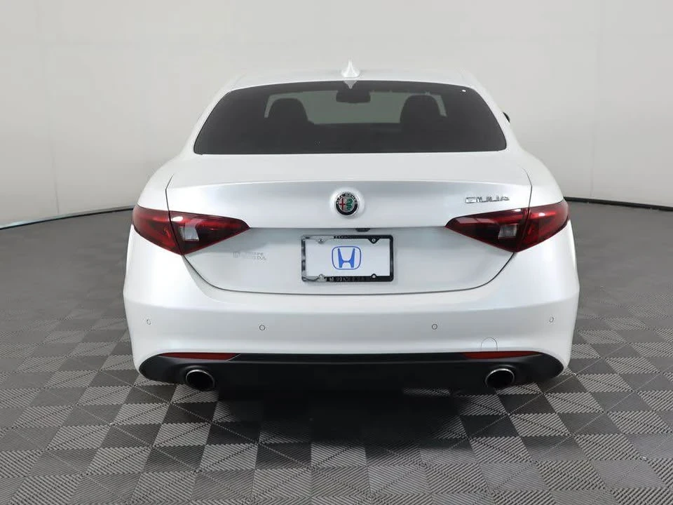 2017 Alfa Romeo Giulia - Image 3 of 20