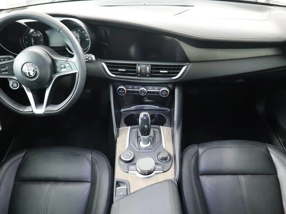 2017 Alfa Romeo Giulia - Image 12 of 20