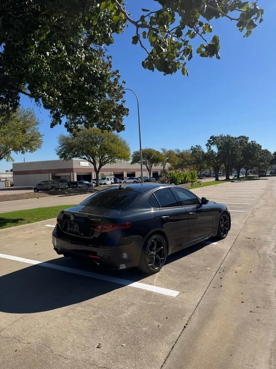 2017 Alfa Romeo Giulia - Image 6 of 10