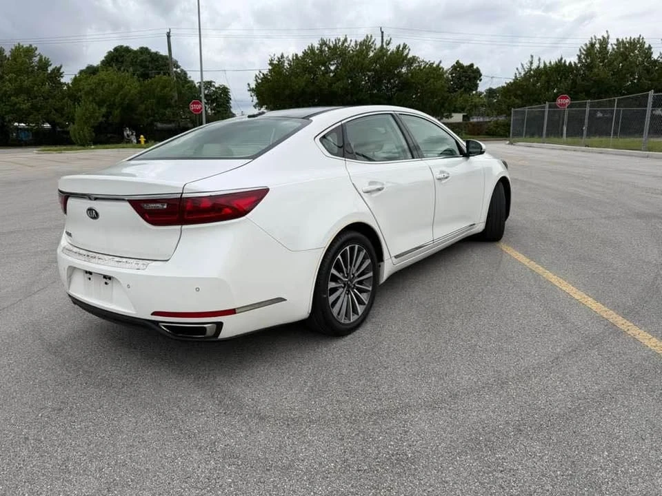 2017 Alfa Romeo Giulia - Image 5 of 13
