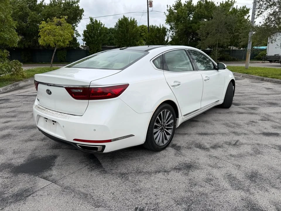 2017 Alfa Romeo Giulia - Image 4 of 13