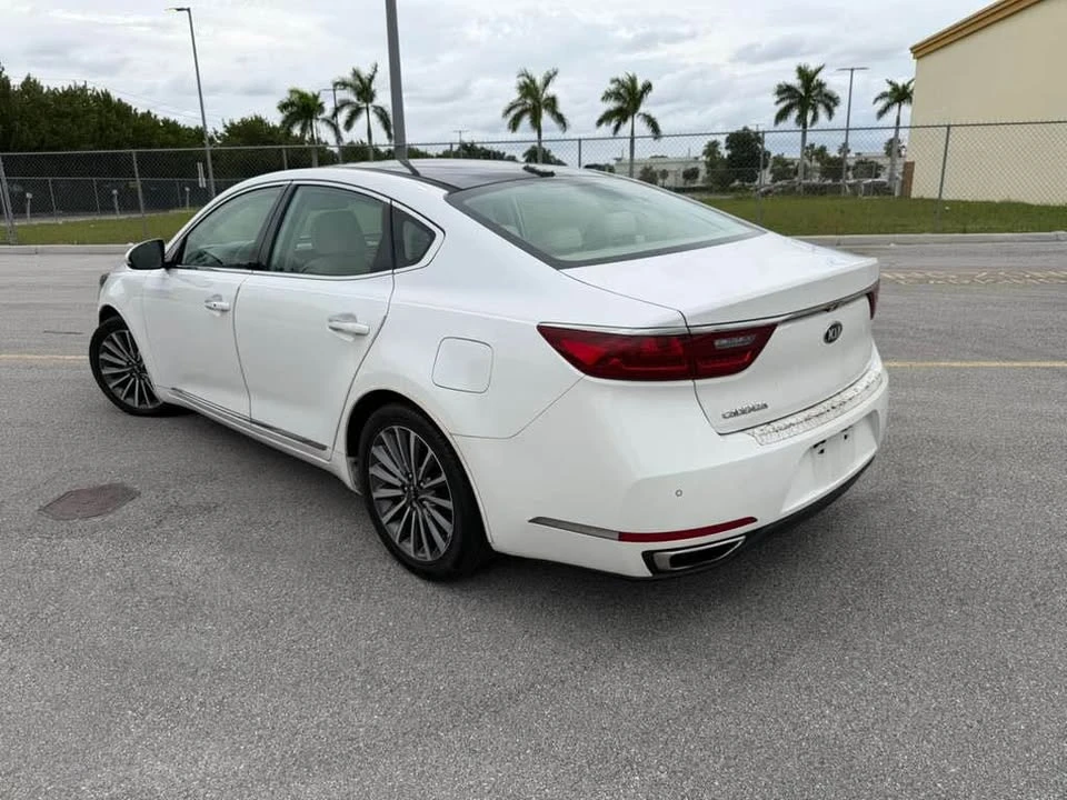 2017 Alfa Romeo Giulia - Image 8 of 13
