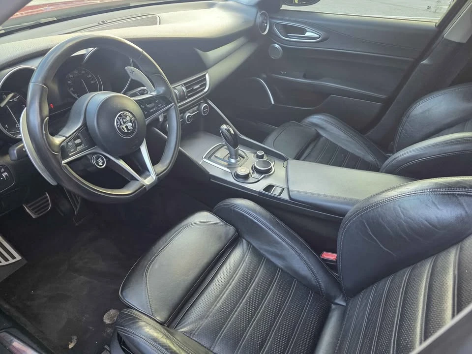 2017 Alfa Romeo Giulia - Image 8 of 13