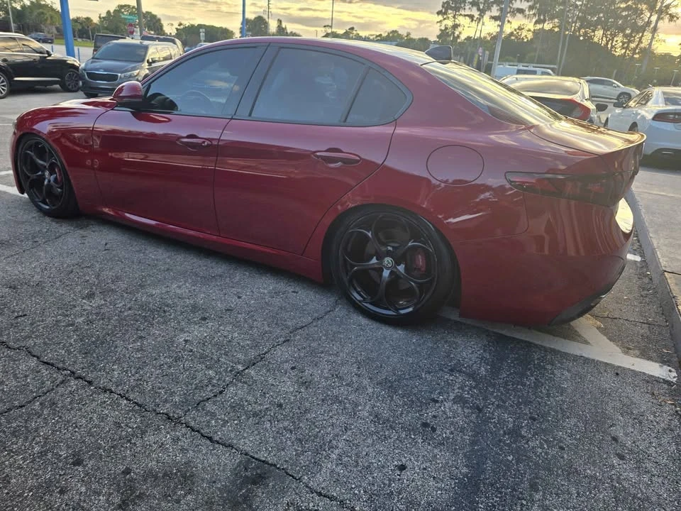 2017 Alfa Romeo Giulia - Image 7 of 13
