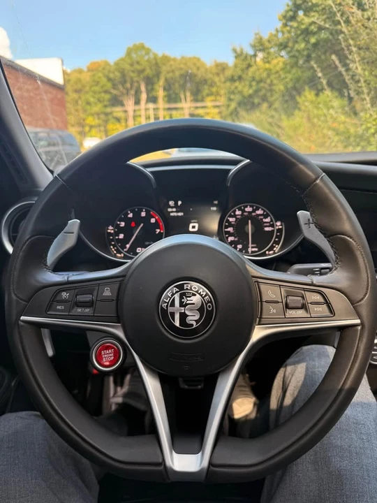 2017 Alfa Romeo Giulia - Image 2 of 5