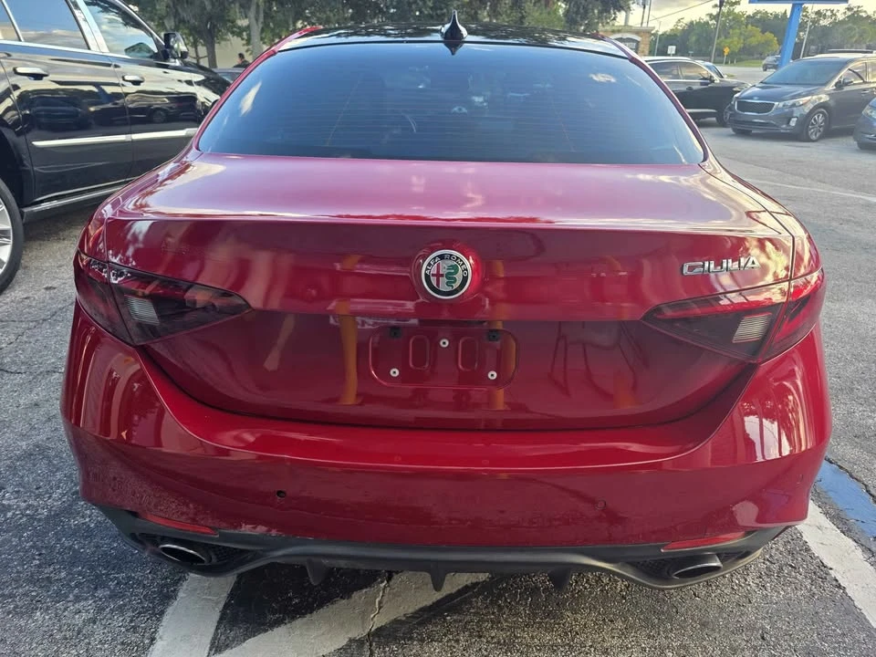 2017 Alfa Romeo Giulia - Image 5 of 13