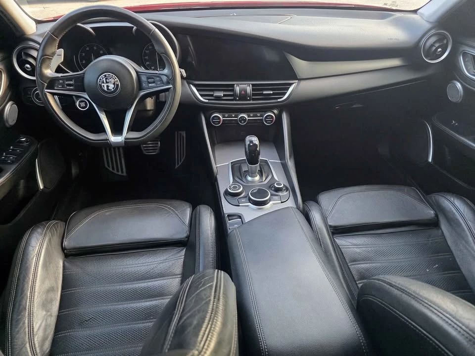 2017 Alfa Romeo Giulia - Image 12 of 13