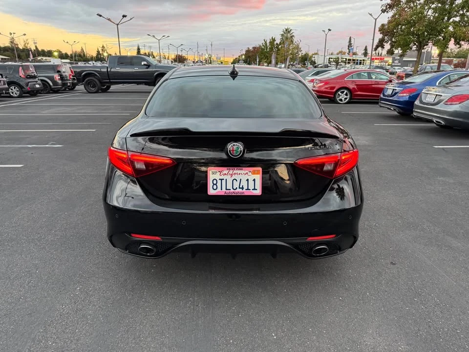 2017 Alfa Romeo Giulia - Image 6 of 20
