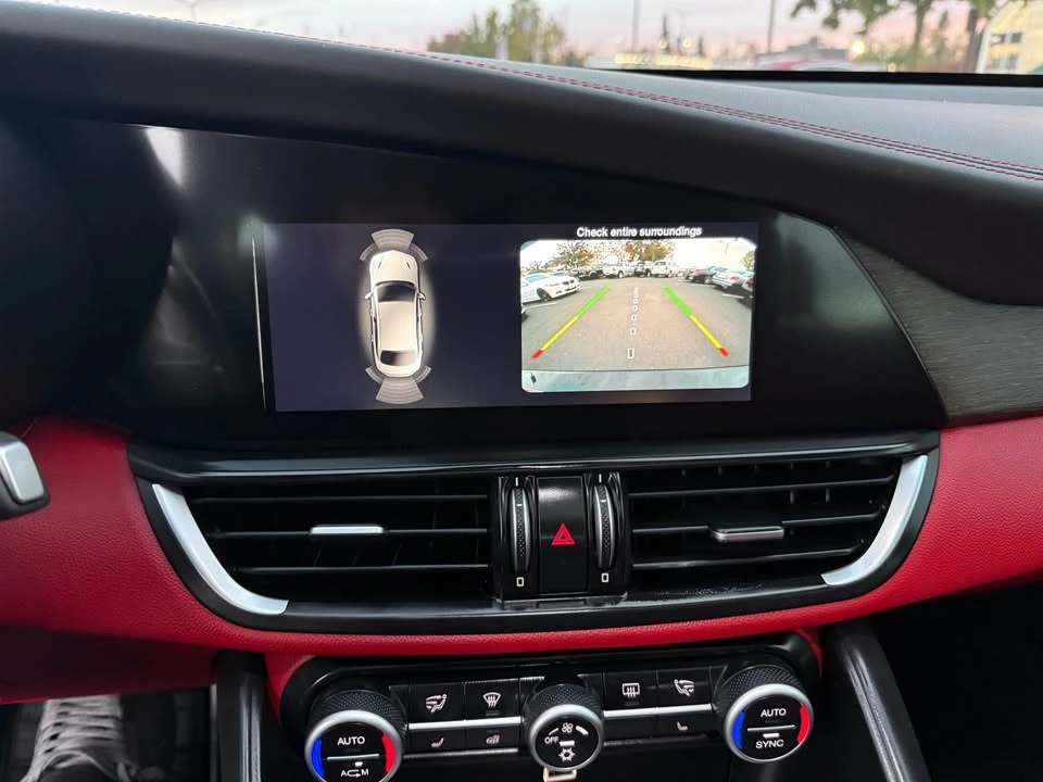 2017 Alfa Romeo Giulia - Image 17 of 20