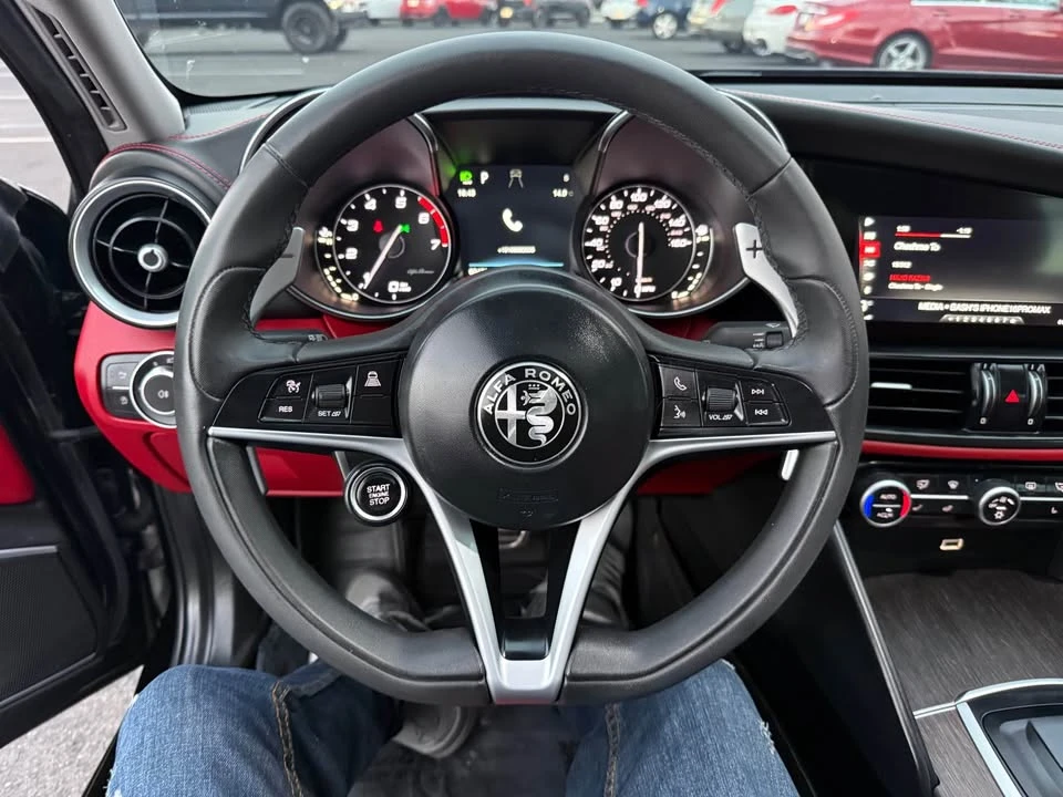 2017 Alfa Romeo Giulia - Image 15 of 20