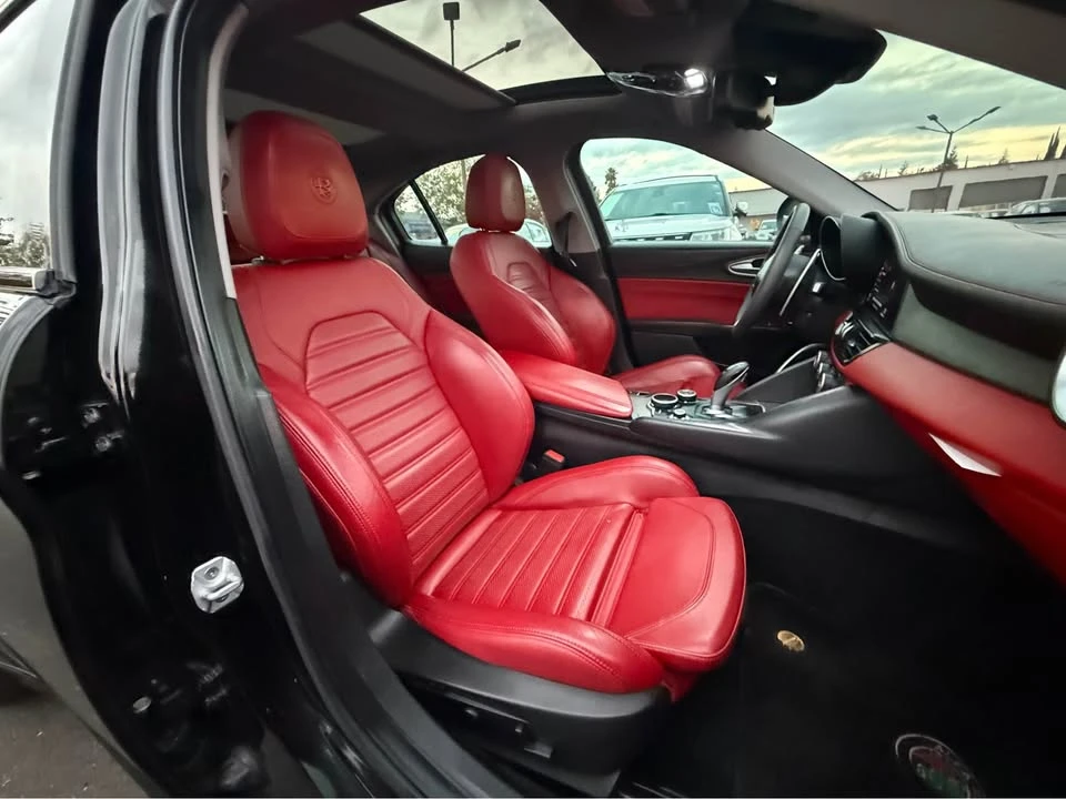 2017 Alfa Romeo Giulia - Image 10 of 20