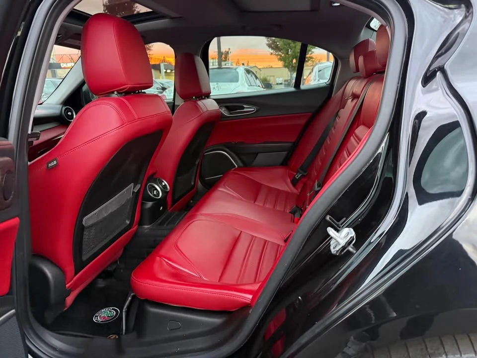 2017 Alfa Romeo Giulia - Image 11 of 20