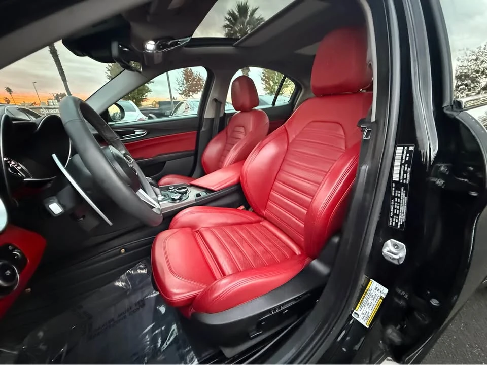 2017 Alfa Romeo Giulia - Image 20 of 20