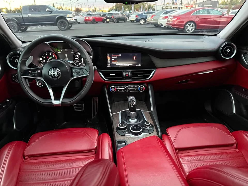 2017 Alfa Romeo Giulia - Image 13 of 20