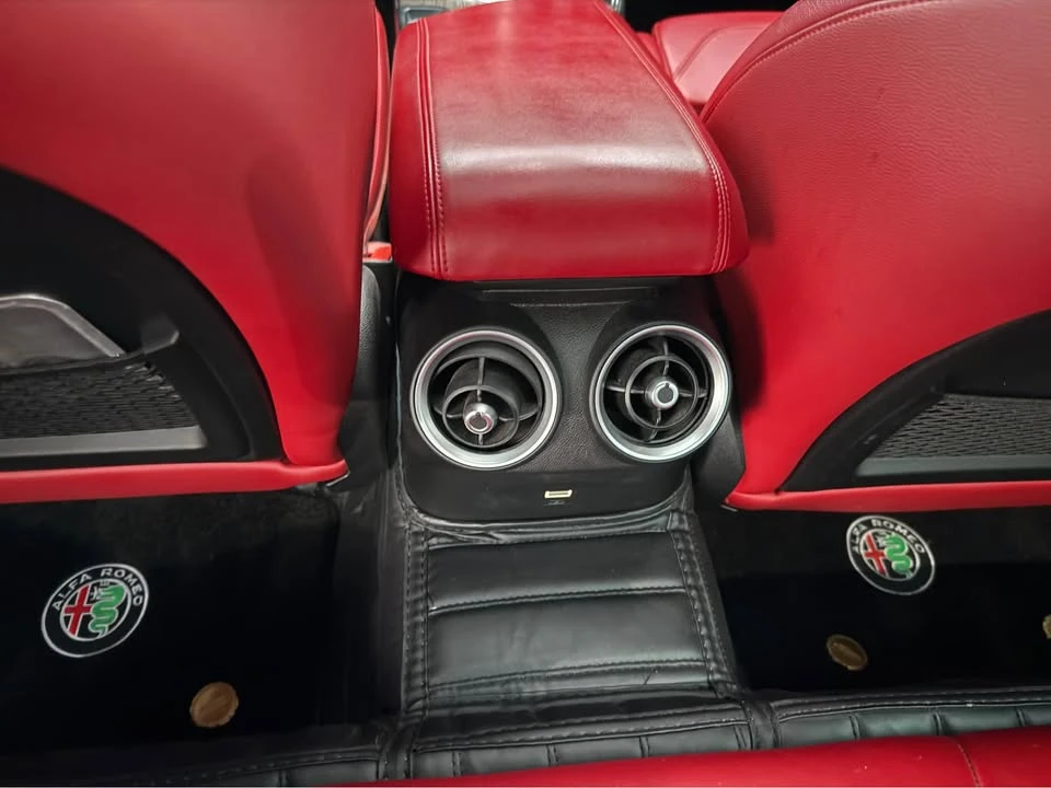 2017 Alfa Romeo Giulia - Image 12 of 20