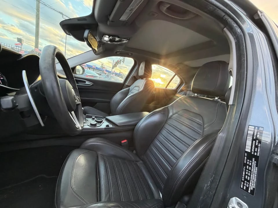 2017 Alfa Romeo Giulia - Image 8 of 12