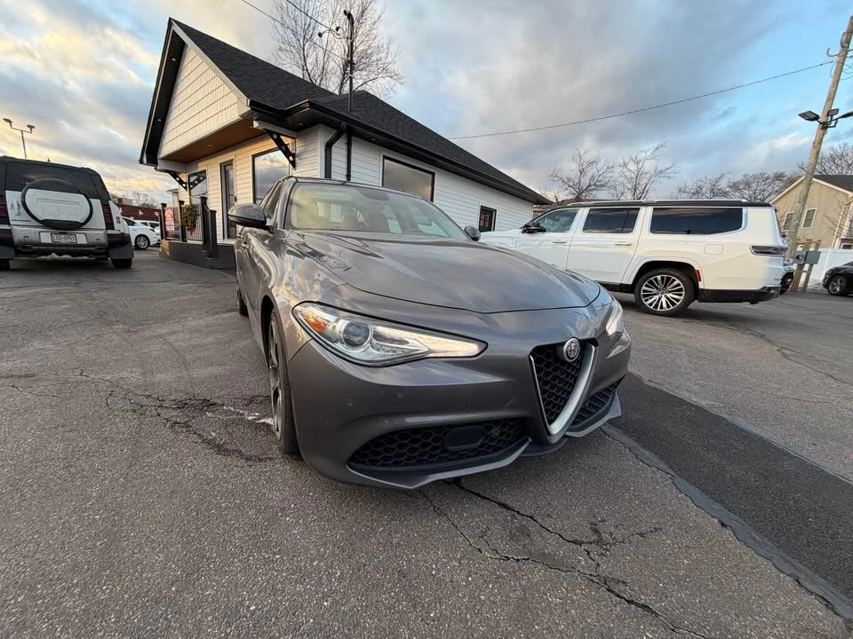 2017 Alfa Romeo Giulia - Image 3 of 12