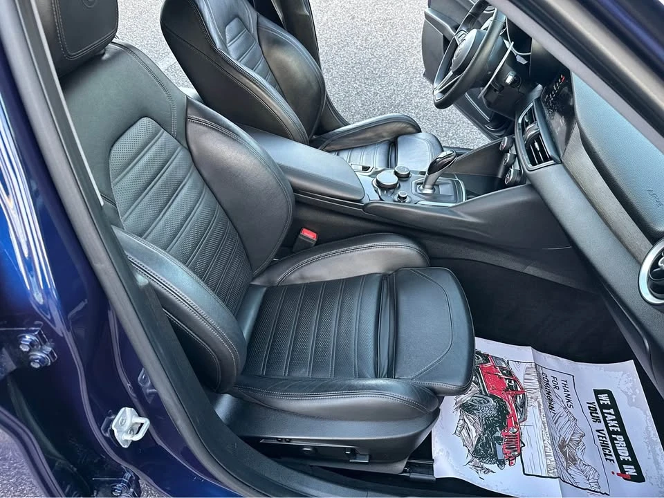 2017 Alfa Romeo Giulia - Image 13 of 17
