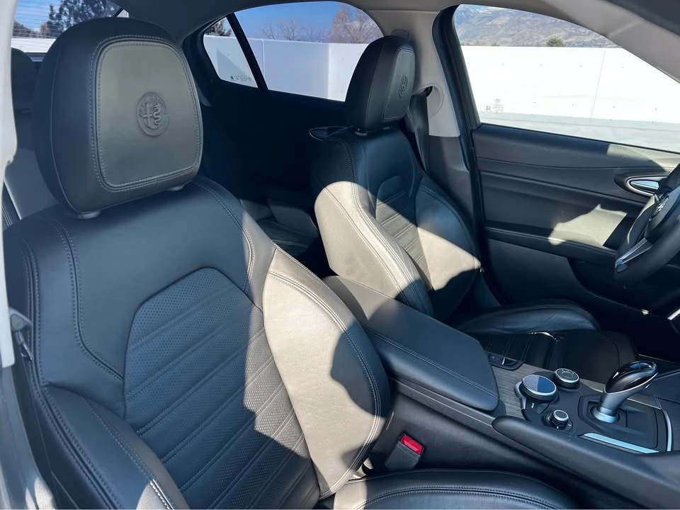 2017 Alfa Romeo Giulia - Image 11 of 14
