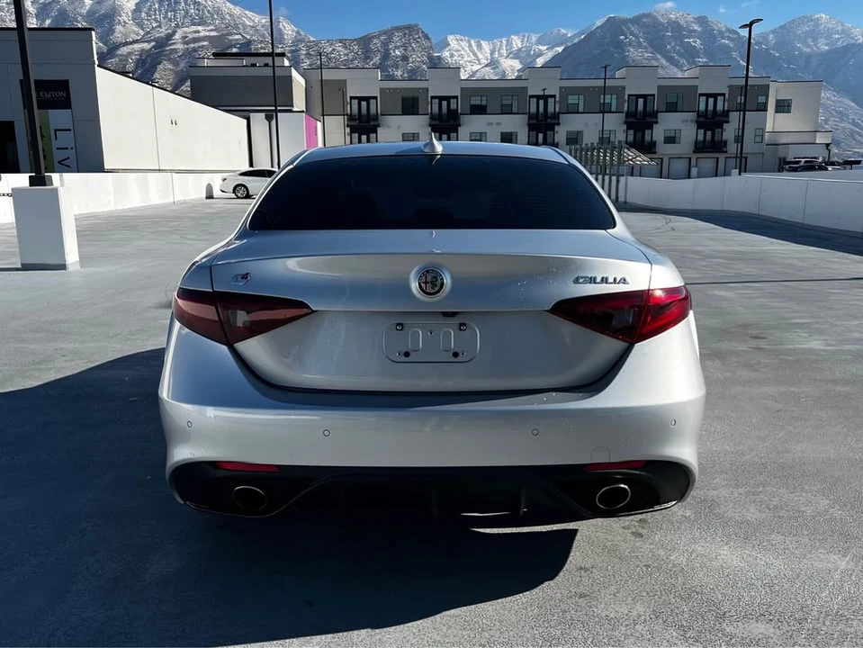 2017 Alfa Romeo Giulia - Image 4 of 14