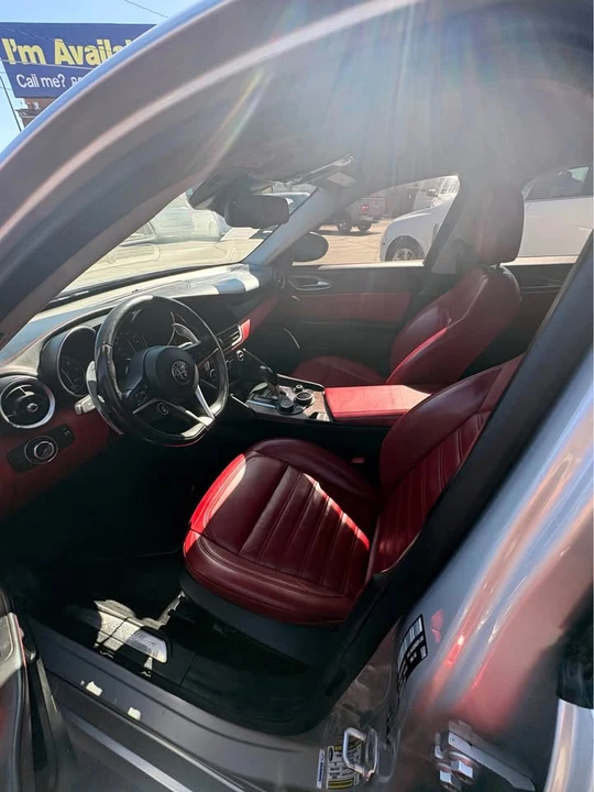 2017 Alfa Romeo Giulia - Image 9 of 12