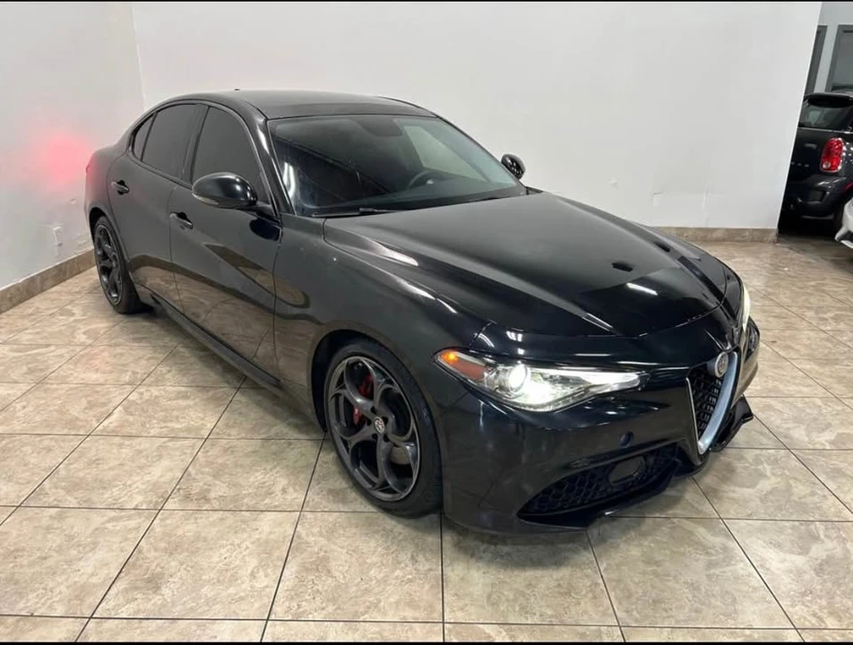 2017 Alfa Romeo Giulia - Image 2 of 6
