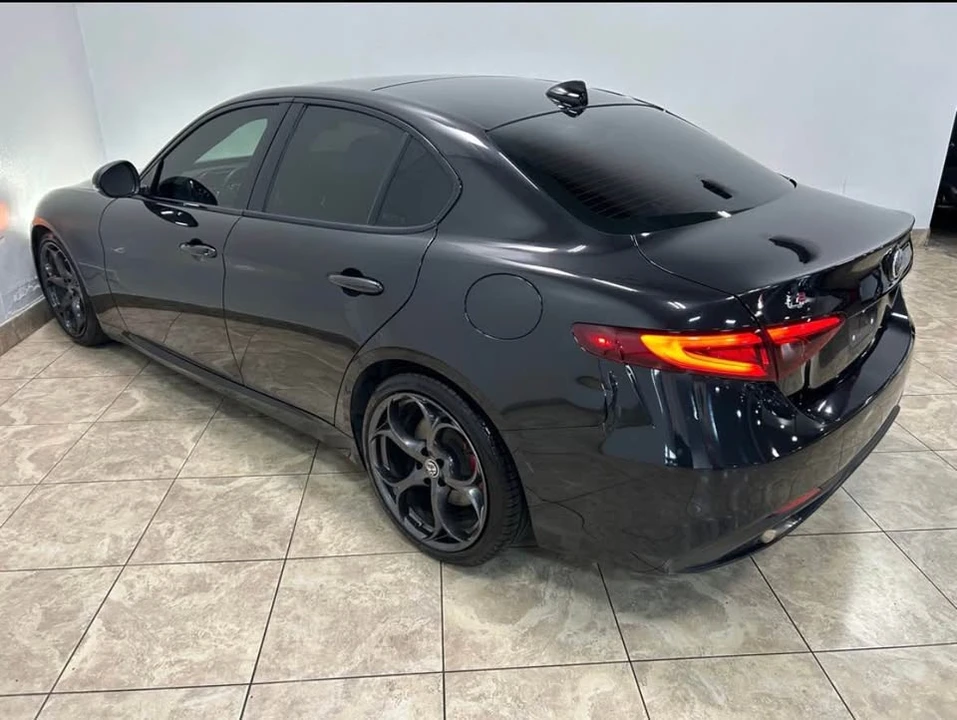 2017 Alfa Romeo Giulia - Image 4 of 6