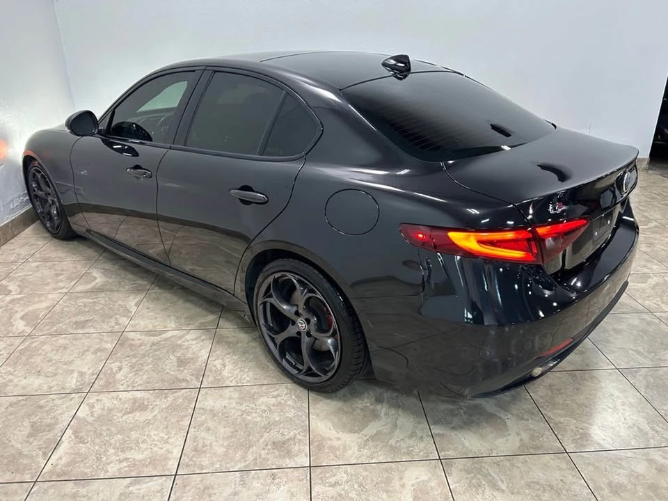 2017 Alfa Romeo Giulia - Image 4 of 8
