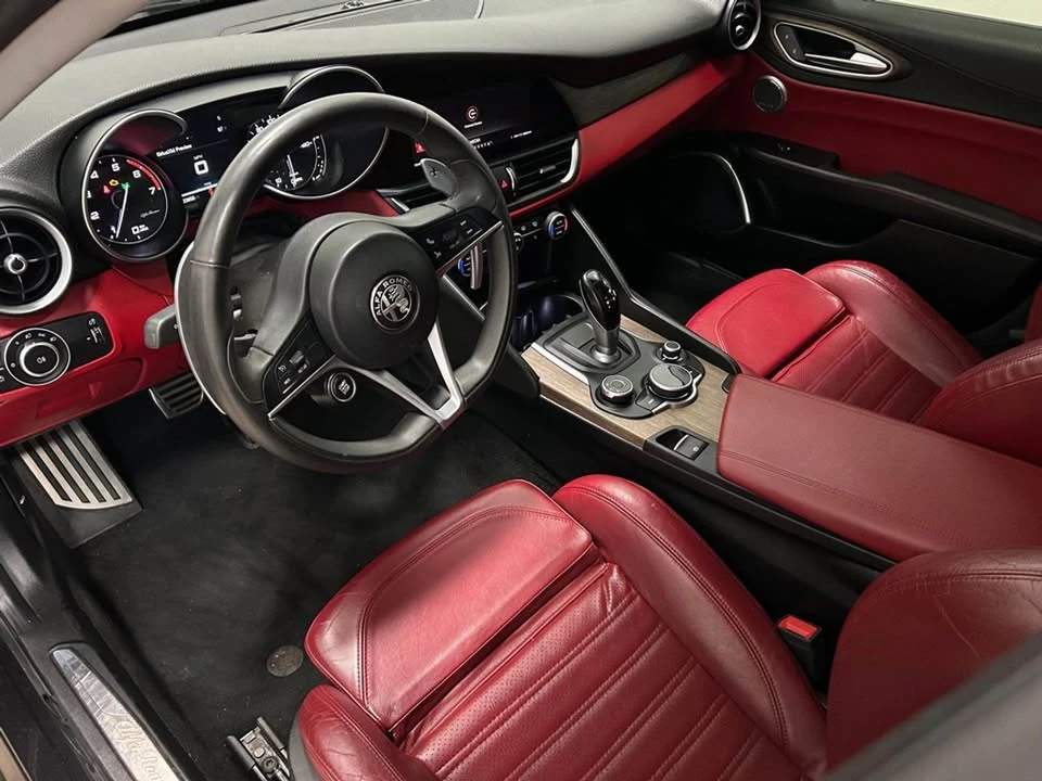 2017 Alfa Romeo Giulia - Image 5 of 8