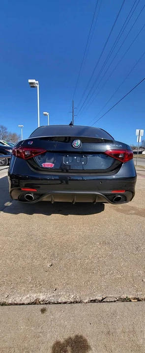 2017 Alfa Romeo Giulia - Image 4 of 14