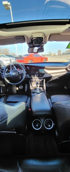 2017 Alfa Romeo Giulia - Image 14 of 14