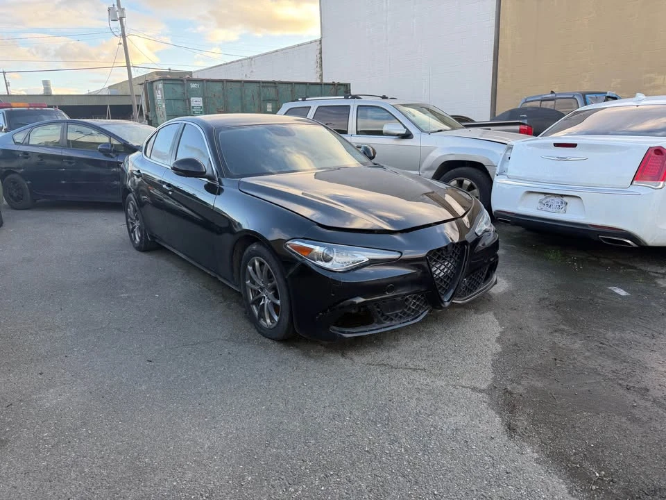 2017 Alfa Romeo Giulia - Image 4 of 9