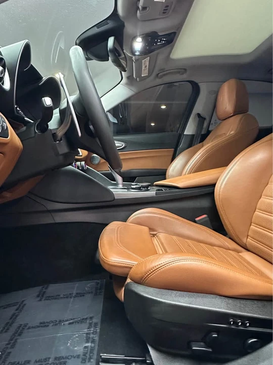 2017 Alfa Romeo Giulia - Image 10 of 20