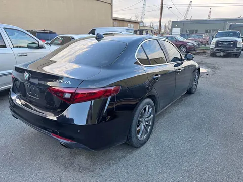 2017 Alfa Romeo Giulia Ti Sedan