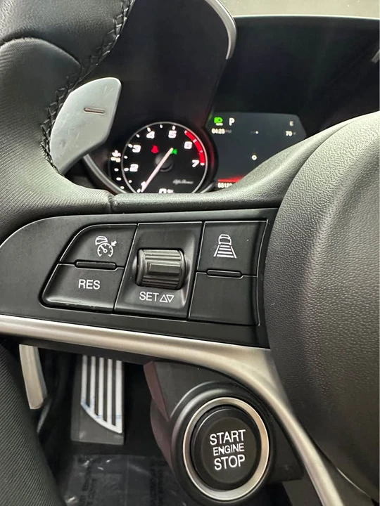 2017 Alfa Romeo Giulia - Image 12 of 20