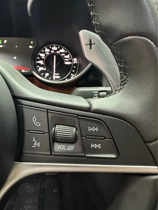 2017 Alfa Romeo Giulia - Image 13 of 20