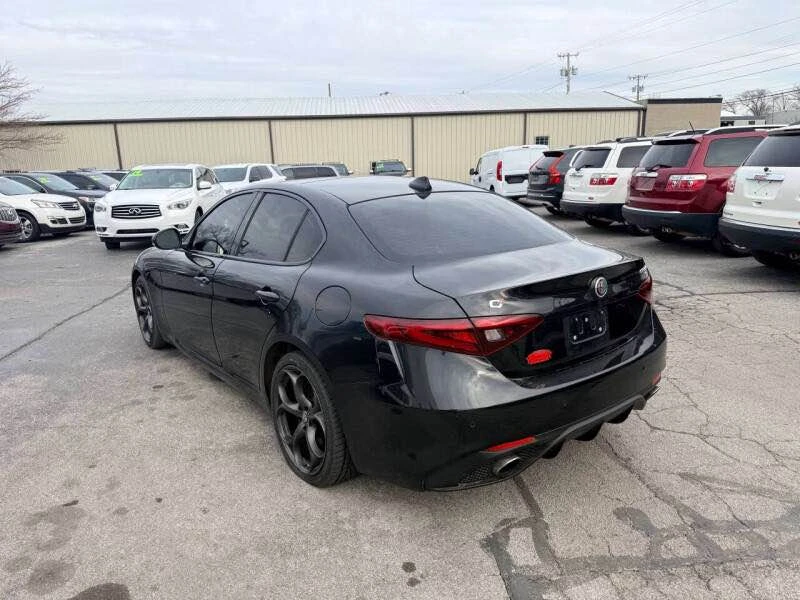 2017 Alfa Romeo Giulia - Image 5 of 13