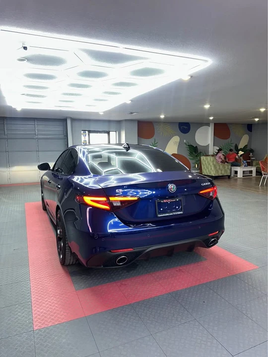 2017 Alfa Romeo Giulia - Image 5 of 20