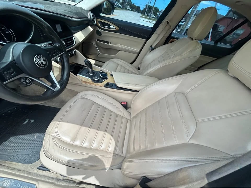 2017 Alfa Romeo Giulia - Image 11 of 13